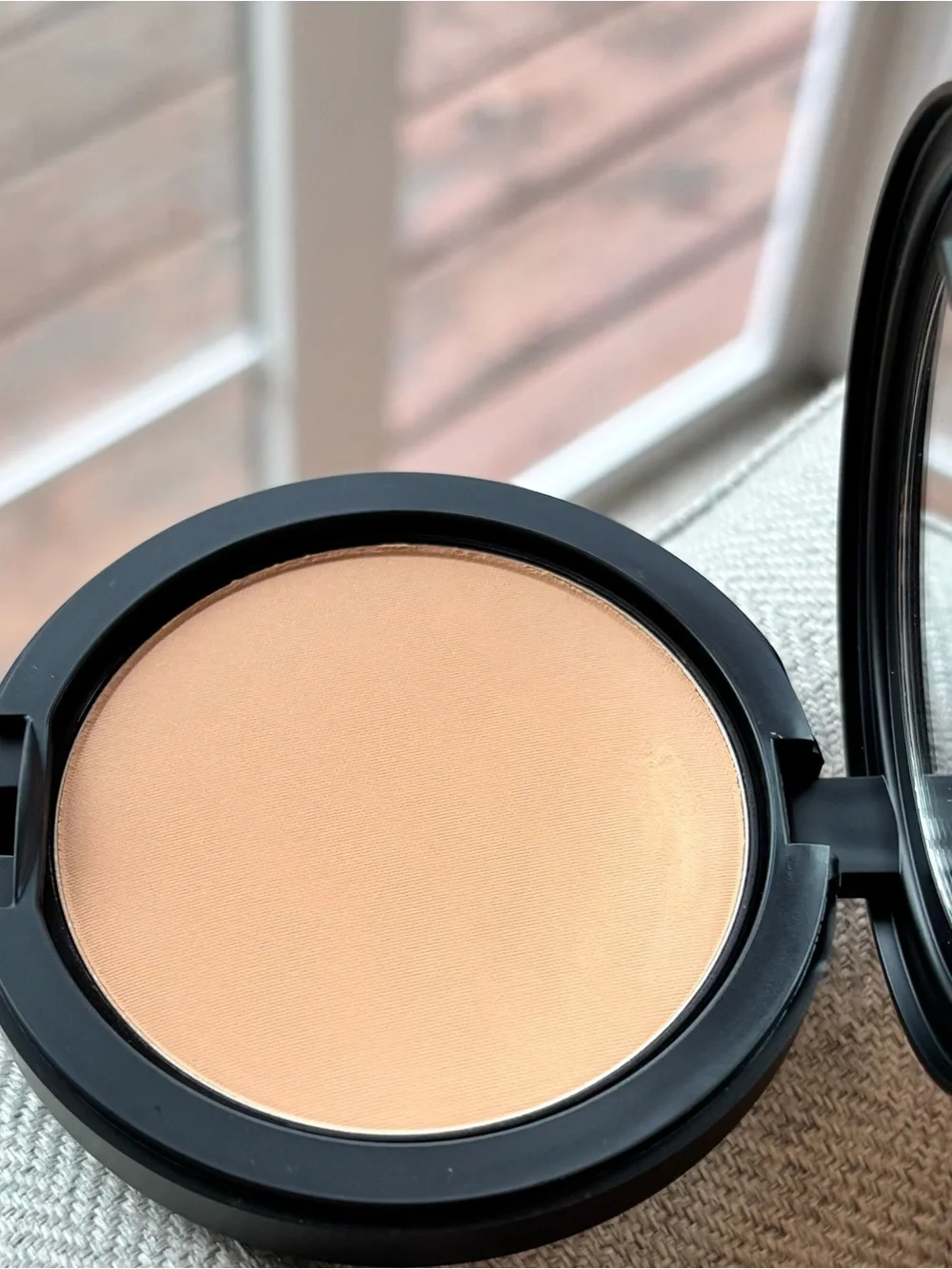 MAC Studio Fix Powder Plus Foundation NC27